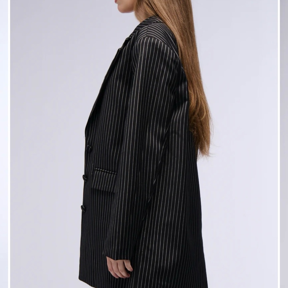 ✨AKIRA Charcoal Pinstripe Blazer✨ like new - Picture 5 of 12